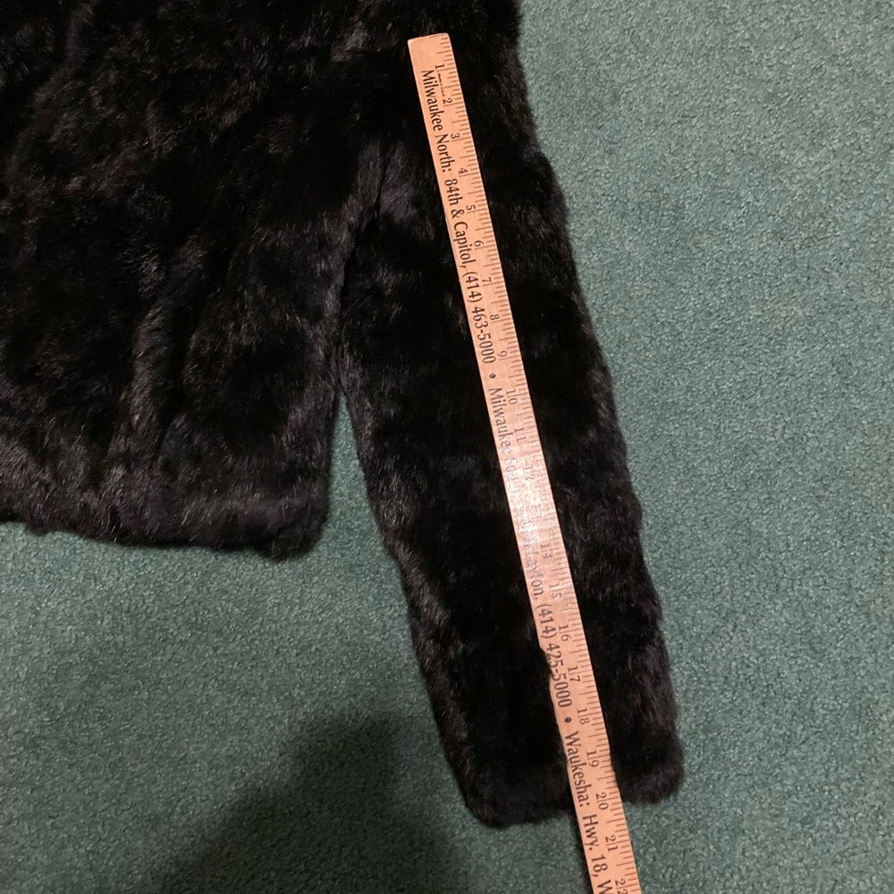 Short black Rabbit Coat - Picture 6 of 6